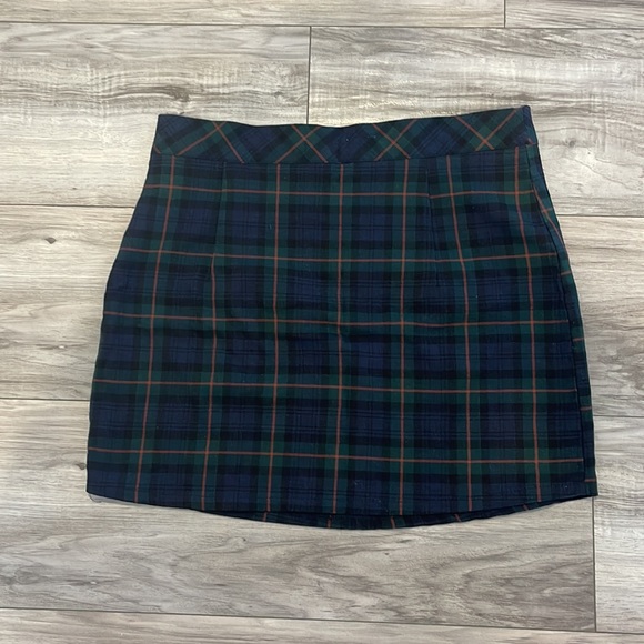 Plaid Skirt. - Picture 2 of 2